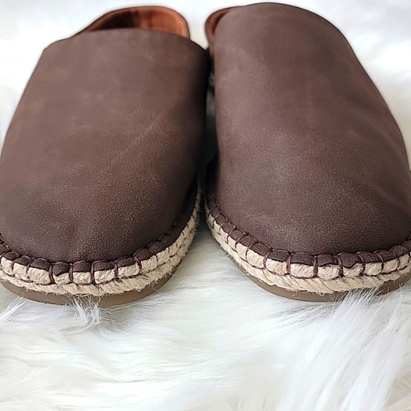 Abercrombie & Fitch Men's Slip-On Loafers. Size 10. Brown - Picture 3 of 8